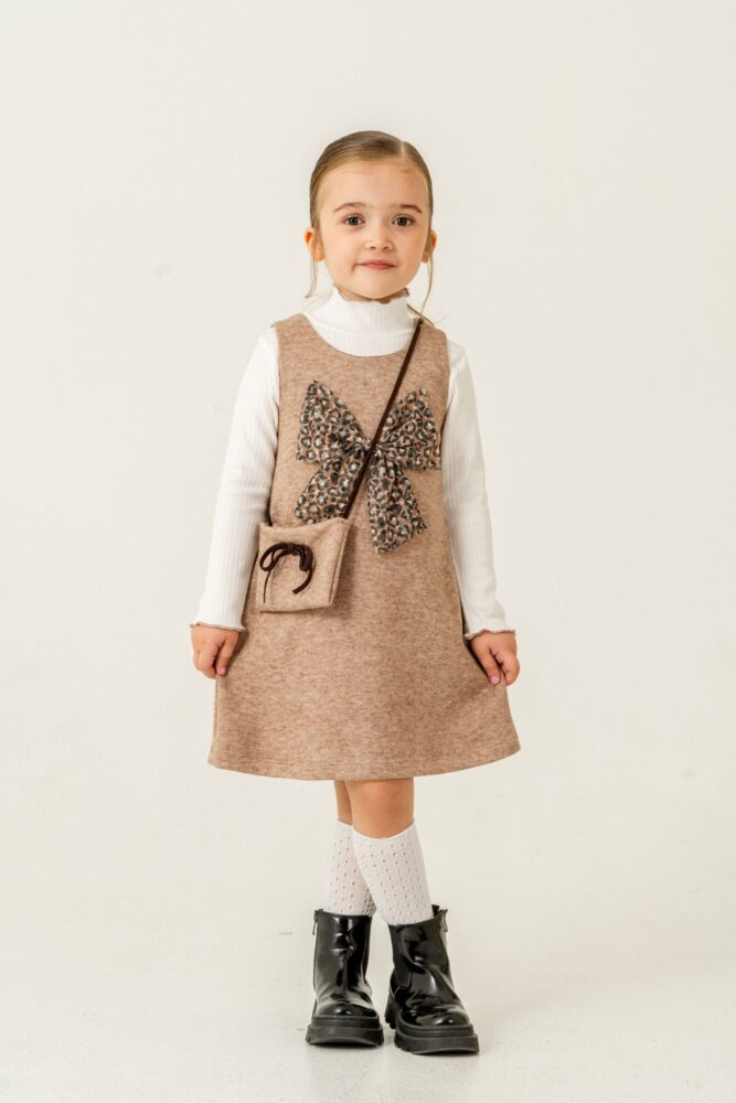 Festliches Strickkleid mit Schleife & Umhängetasche