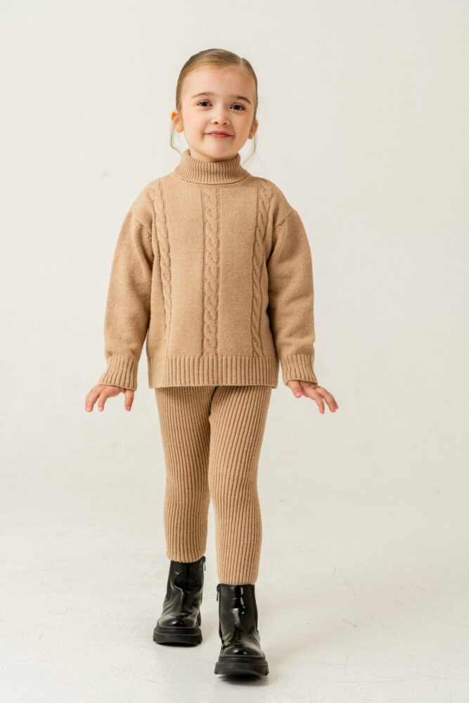 Strickset mit Rollkragenpullover & Hose